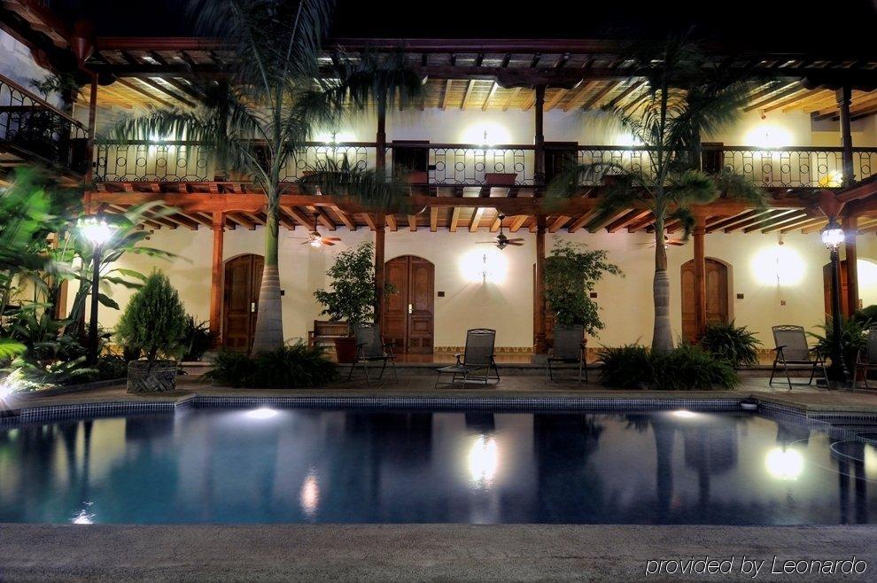 Plaza Colon - Nicaragua Hotel Granada