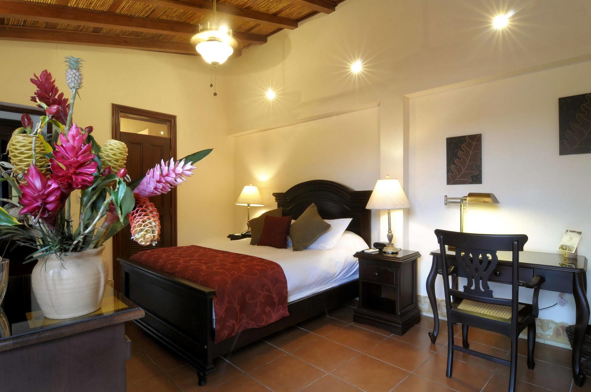 Plaza Colon - Nicaragua 4*